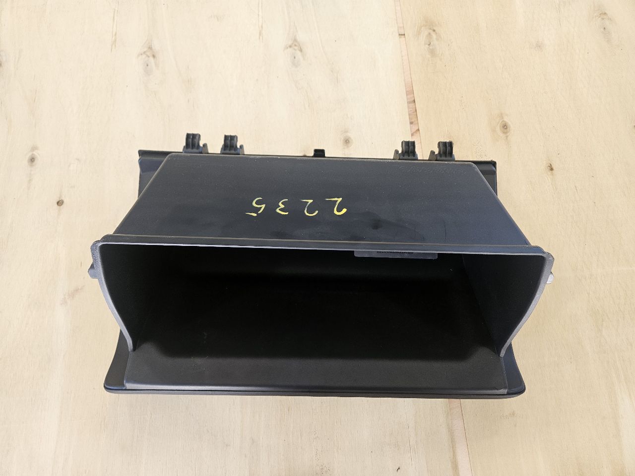2019 SILVRDO15 LOWER GLOVE BOX JET BLACK 84093881 30353 - image 8