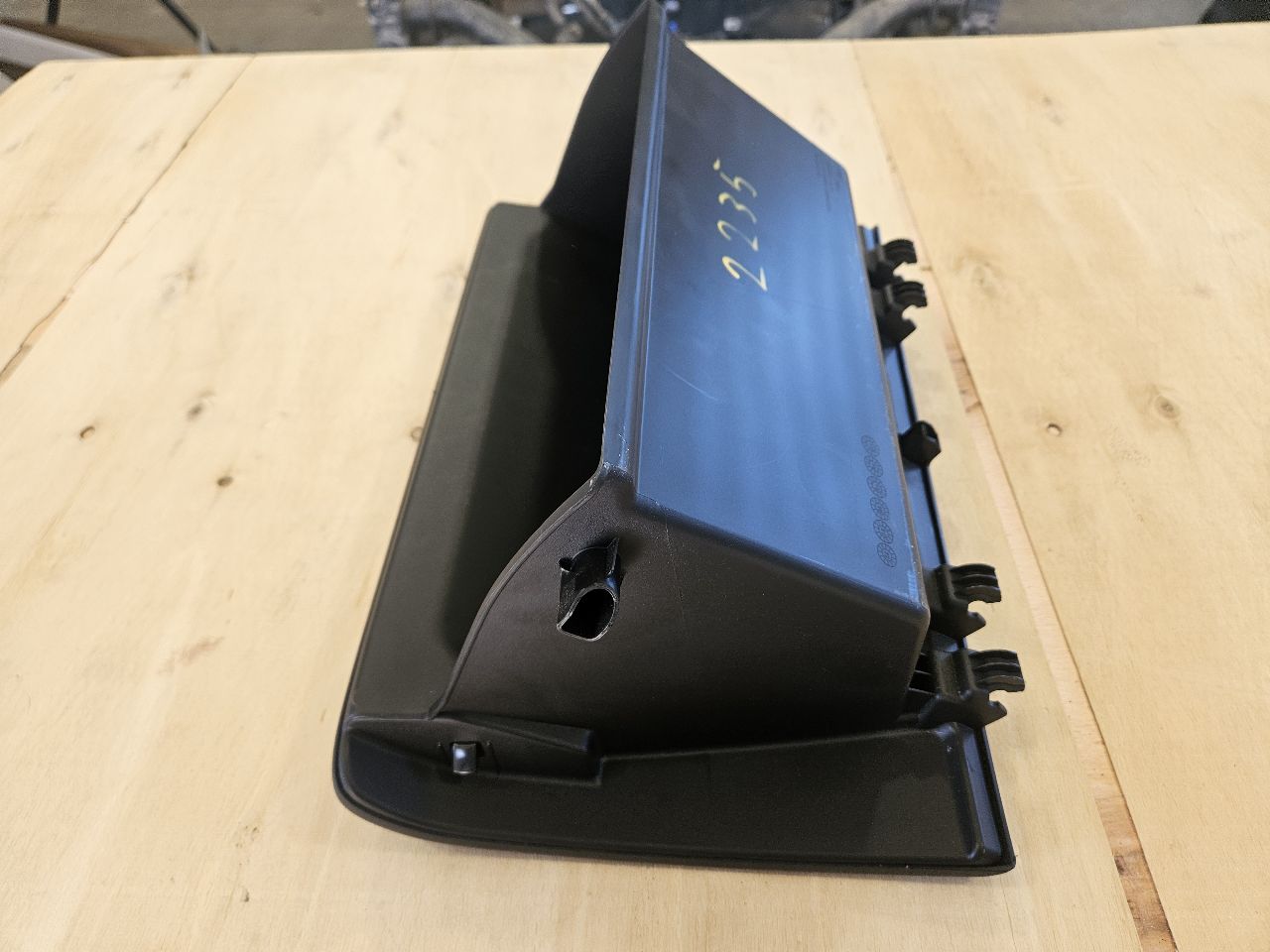 2019 SILVRDO15 LOWER GLOVE BOX JET BLACK 84093881 30353 - image 9