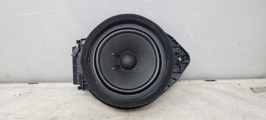 2019 SILVRDO15 REAR DOOR BOSE SPEAKER 84584302 30363 - image 1