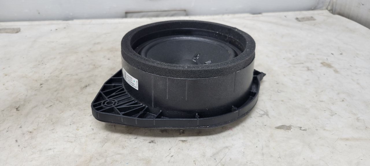 2019 SILVRDO15 REAR DOOR BOSE SPEAKER 84584302 30363 - image 5