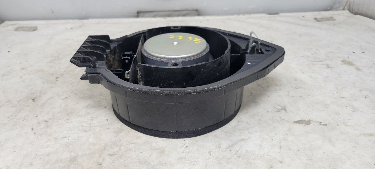 2019 SILVERADO REAR DOOR BOSE SPEAKER 84584302 30363 - image 1