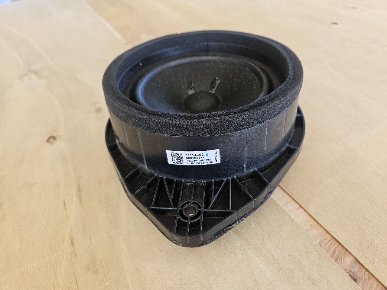 2019 SILVRDO15 REAR DOOR BOSE SPEAKER 84584302 30364 - image 10