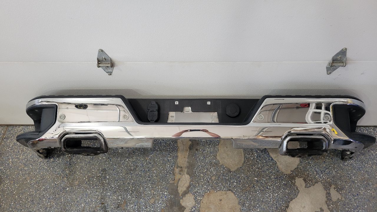 2019 SILVRDO15 CHROME W/PARK SENSORS NICE COND 30391 - image 6