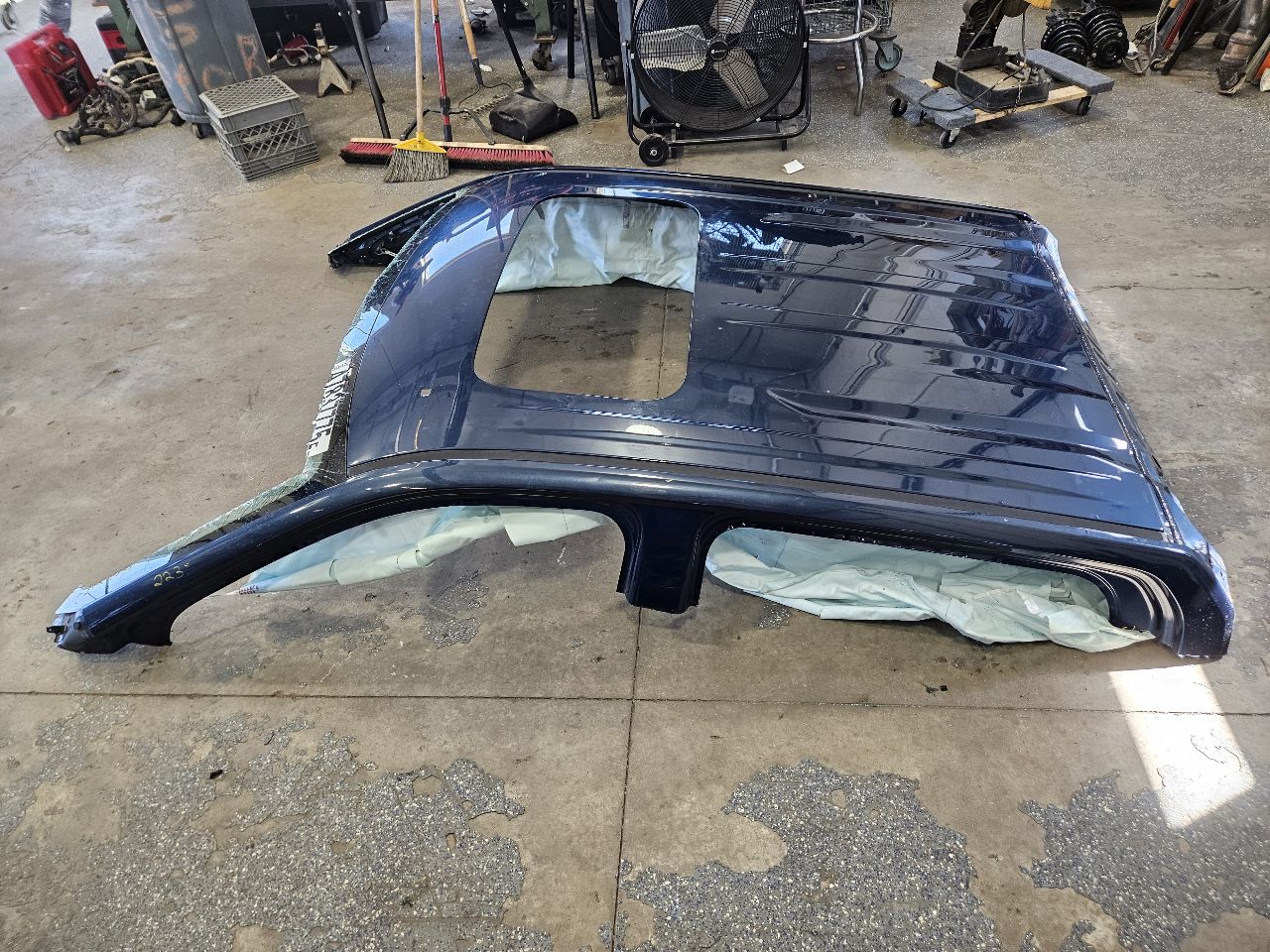 2019 SILVRDO15 CREW CAB WITH SUNROOF HOLE BLUE GA0 30400 - image 4