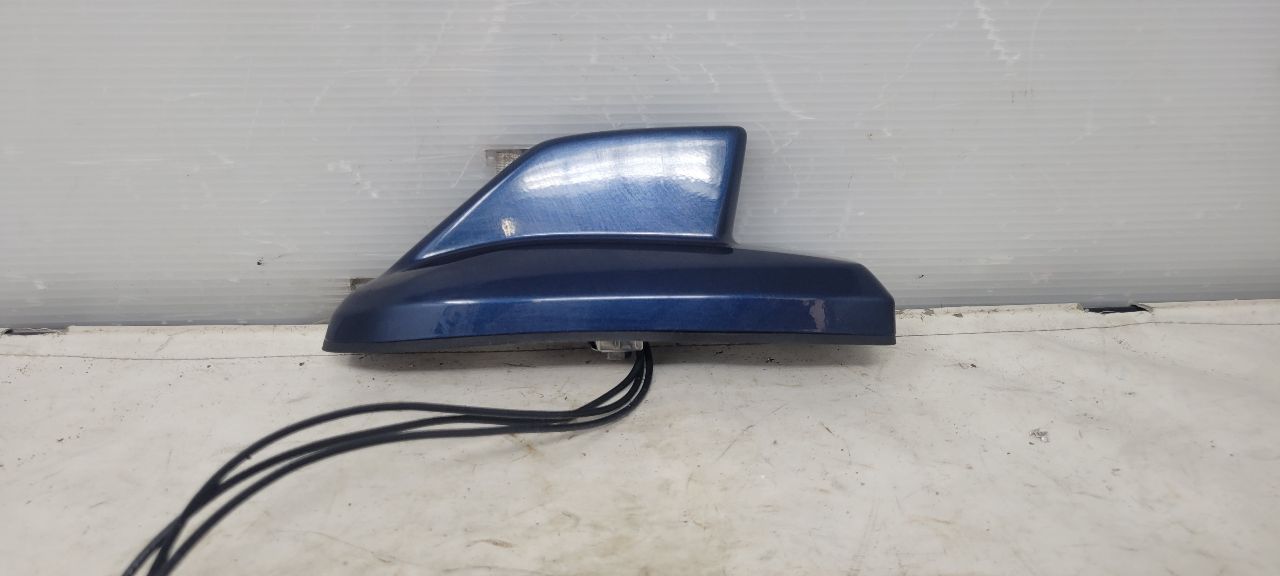2019 SILVRDO15 SHARK FIN ANTENNA BLUE GA0 84425638 30404 - image 1
