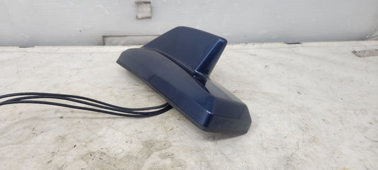 2019 SILVRDO15 SHARK FIN ANTENNA BLUE GA0 84425638 30404 - image 2