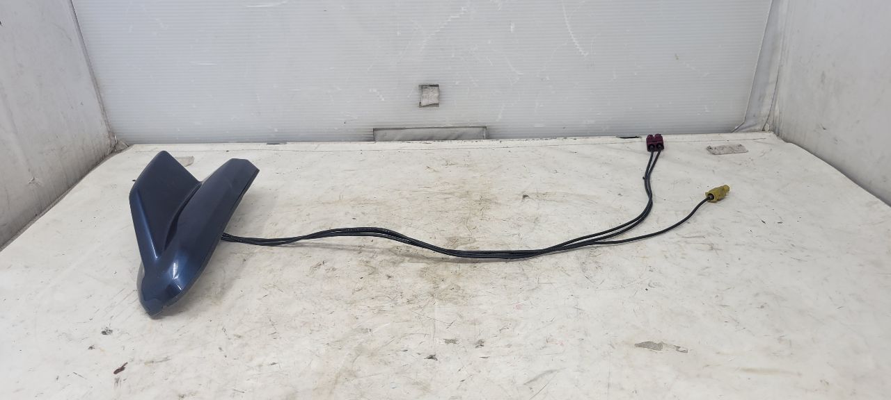 2019 SILVRDO15 SHARK FIN ANTENNA BLUE GA0 84425638 30404 - image 15