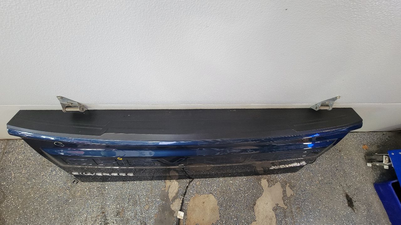 2019 SILVRDO15 TAILGATE BLUE GA0 QT6 UV2 PARK DING 30414 - image 4