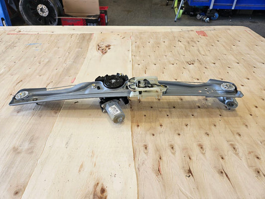 2019 SILVRDO15 RH REAR WINDOW REGULATOR & MOTOR 30451 - image 2