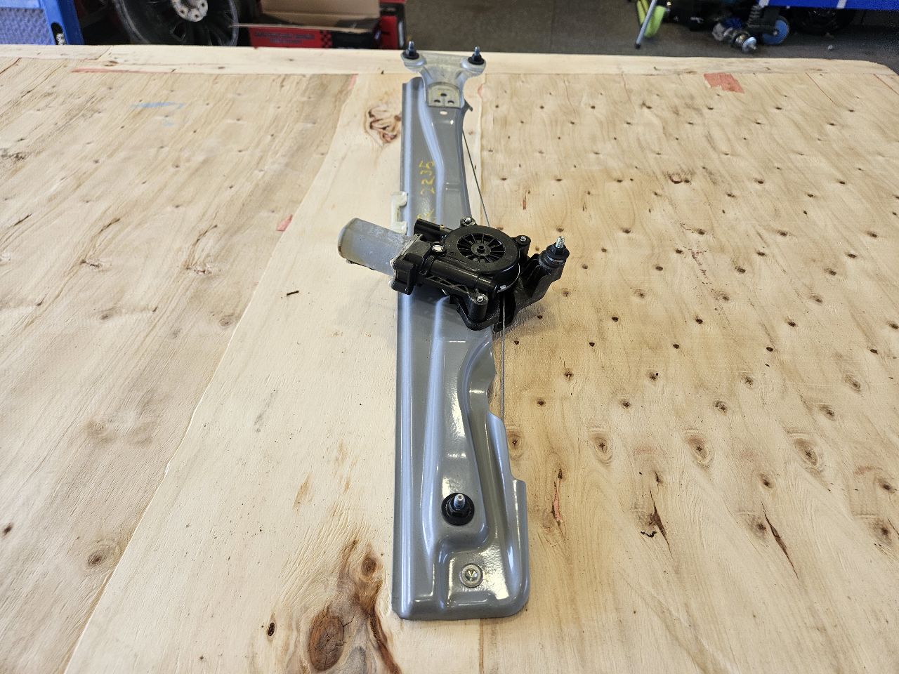 2019 SILVRDO15 RH REAR WINDOW REGULATOR & MOTOR 30451 - image 3