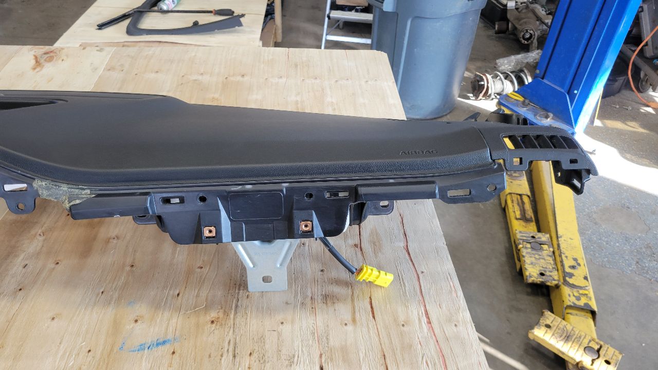 2019 SILVRDO15 UPPER DASH PANEL COVER W/RH BAG 30485 - image 4