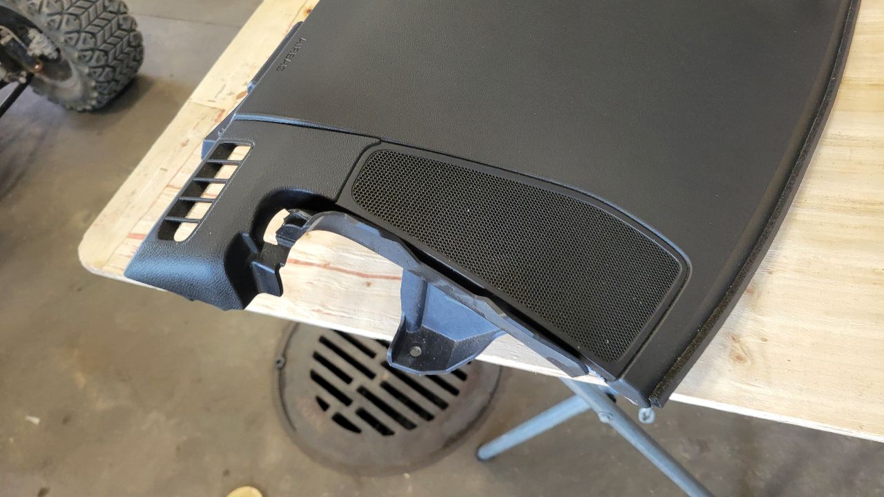 2019 SILVRDO15 UPPER DASH PANEL COVER W/RH BAG 30485 - image 10