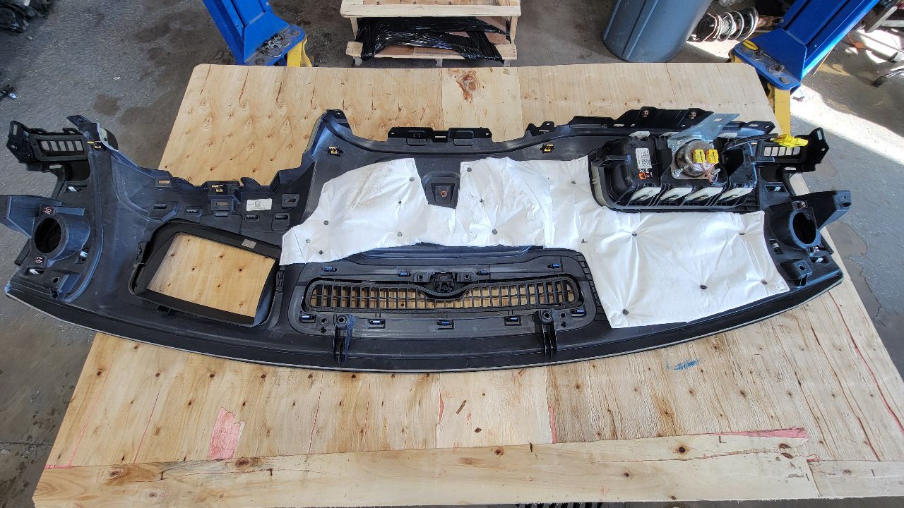 2019 SILVRDO15 UPPER DASH PANEL COVER W/RH BAG 30485 - image 12