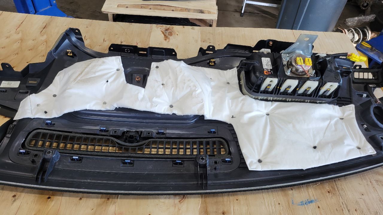 2019 SILVRDO15 UPPER DASH PANEL COVER W/RH BAG 30485 - image 14