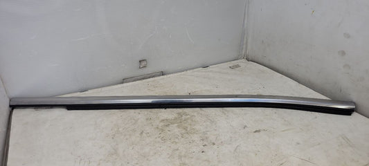 2019 SILVRDO15 RH REAR DOOR BELT REVEAL 84549260 30499 - image 1