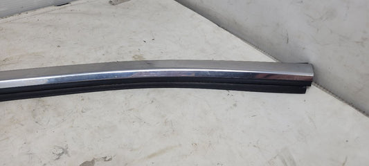 2019 SILVRDO15 RH REAR DOOR BELT REVEAL 84549260 30499 - image 2