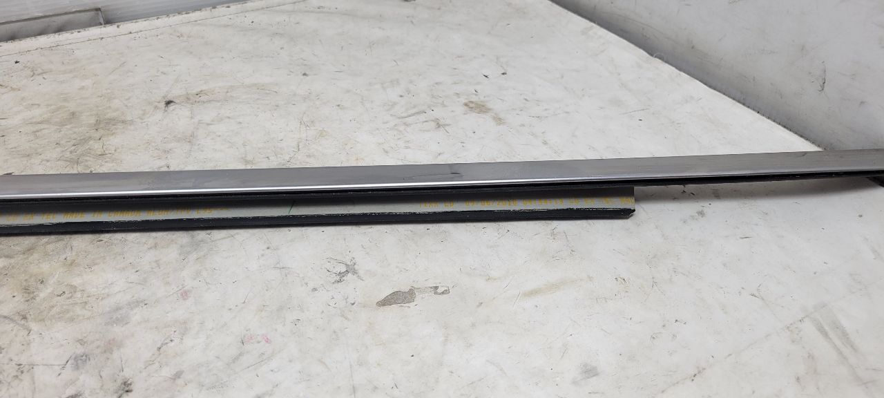 2019 SILVRDO15 RH REAR DOOR BELT REVEAL 84549260 30499 - image 17