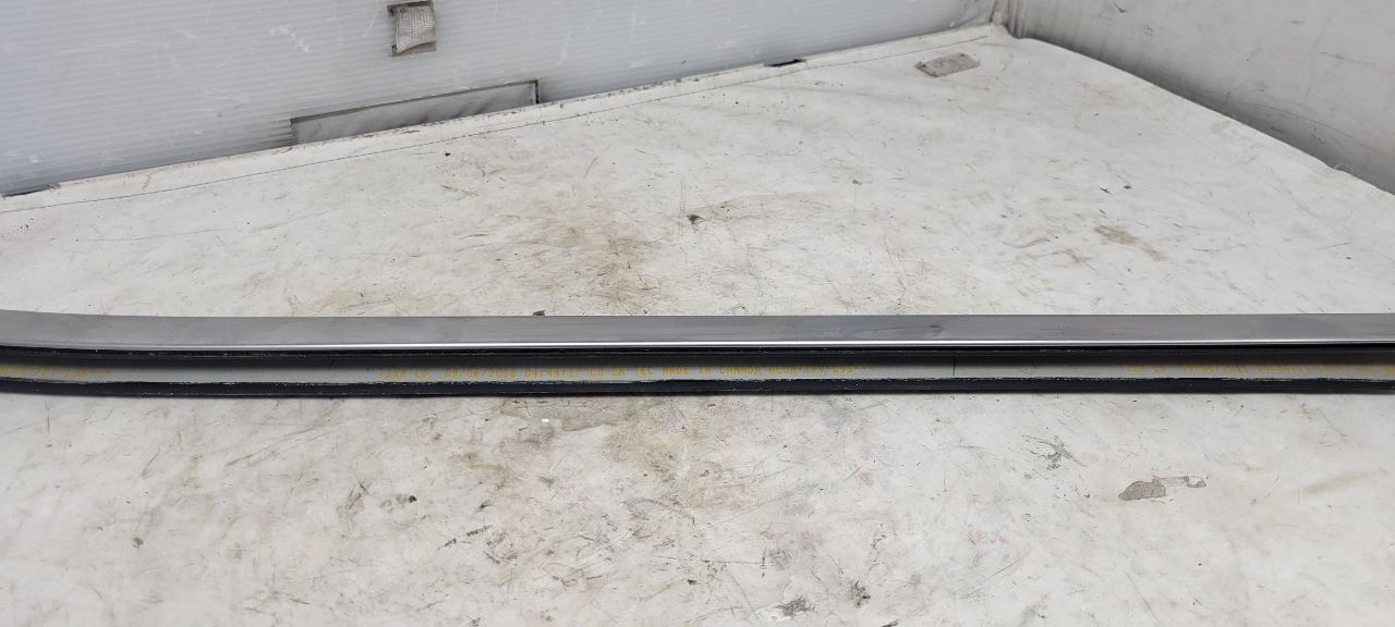 2019 SILVRDO15 RH REAR DOOR BELT REVEAL 84549260 30499 - image 18