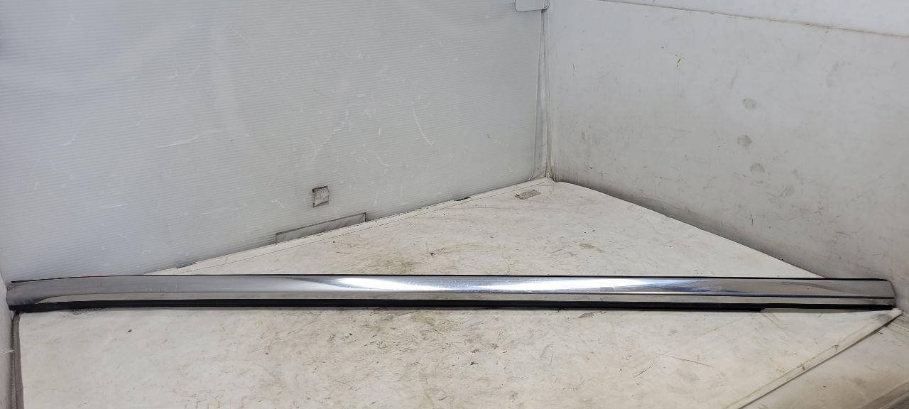 2019 SILVRDO15 RH FRONT BELT REVEAL 84543797 30501 - image 1