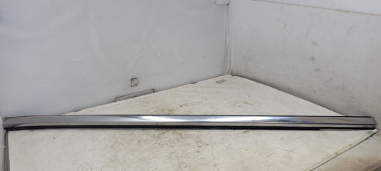 2019 SILVRDO15 RH FRONT BELT REVEAL 84543797 30501 - image 1