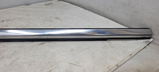2019 SILVRDO15 RH FRONT BELT REVEAL 84543797 30501 - image 2