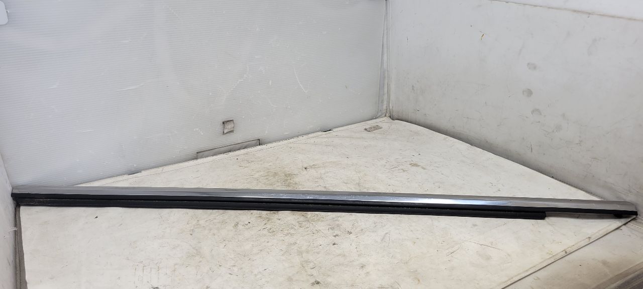 2019 SILVRDO15 RH FRONT BELT REVEAL 84543797 30501 - image 5