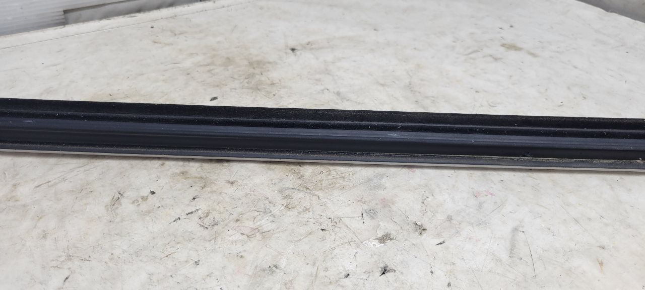 2019 SILVRDO15 RH FRONT BELT REVEAL 84543797 30501 - image 15