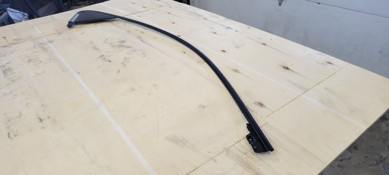 2019 SILVRDO15 LH FRONT UPPER REVEAL MOLDING TRIM 30503 - image 2