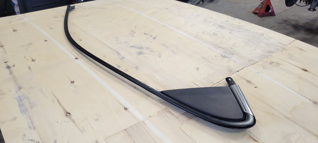 2019 SILVRDO15 LH FRONT UPPER REVEAL MOLDING TRIM 30503 - image 6