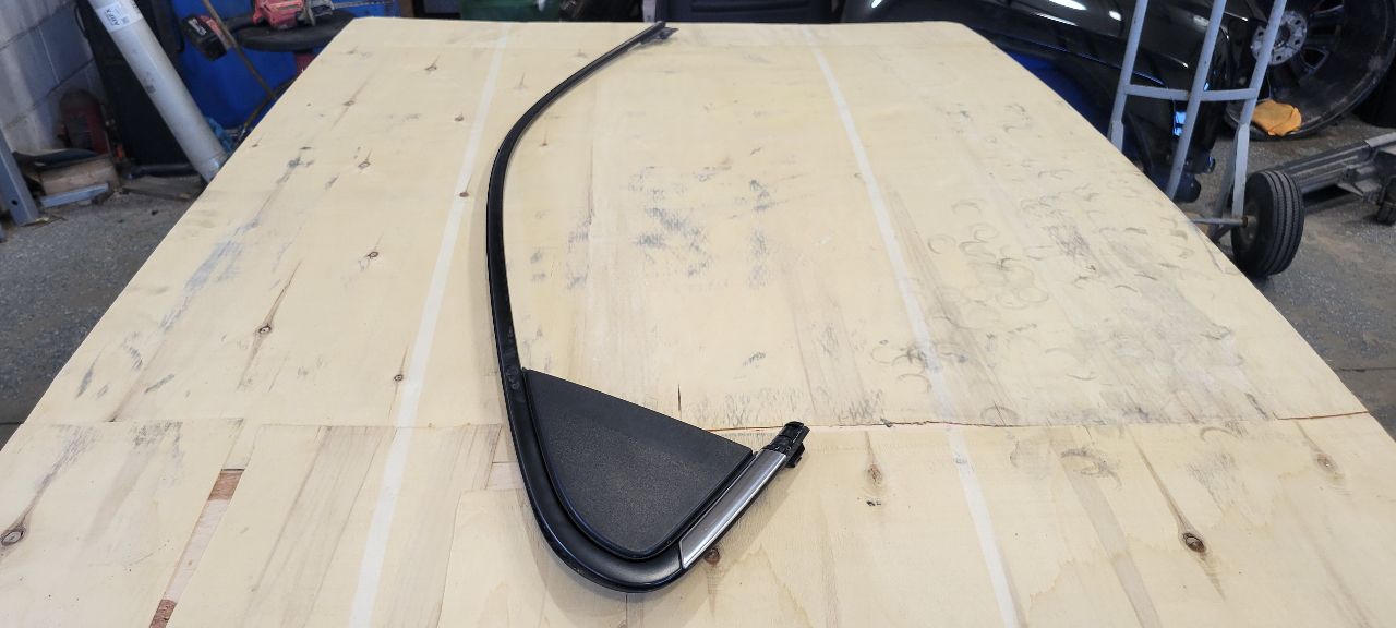 2019 SILVRDO15 LH FRONT UPPER REVEAL MOLDING TRIM 30503 - image 7