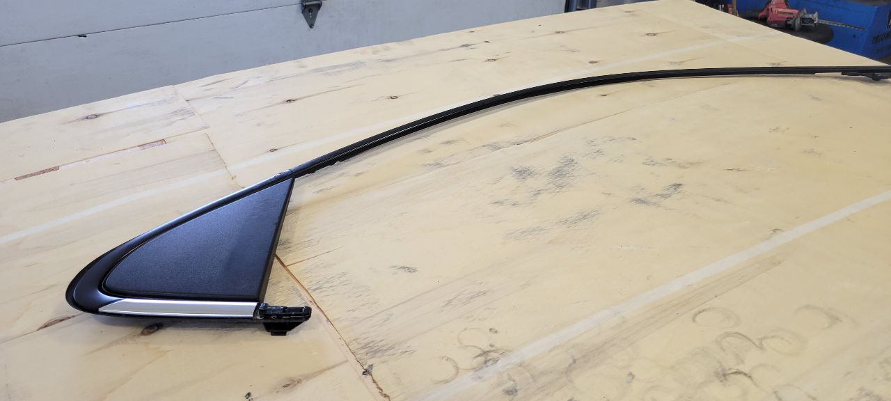 2019 SILVRDO15 LH FRONT UPPER REVEAL MOLDING TRIM 30503 - image 8