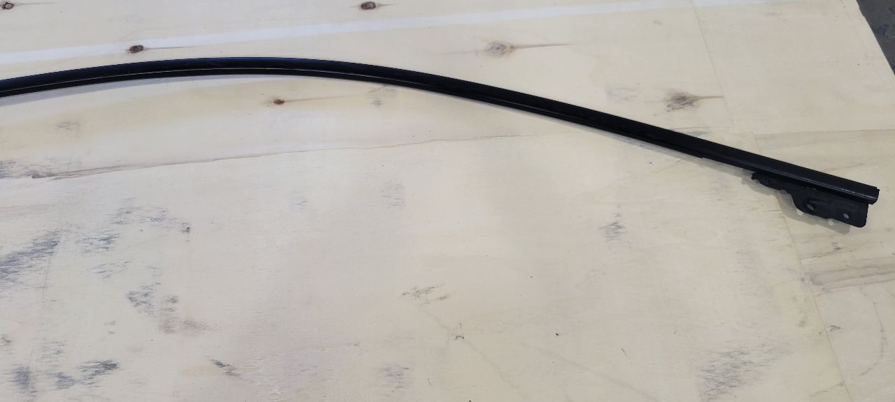 2019 SILVRDO15 LH FRONT UPPER REVEAL MOLDING TRIM 30503 - image 9