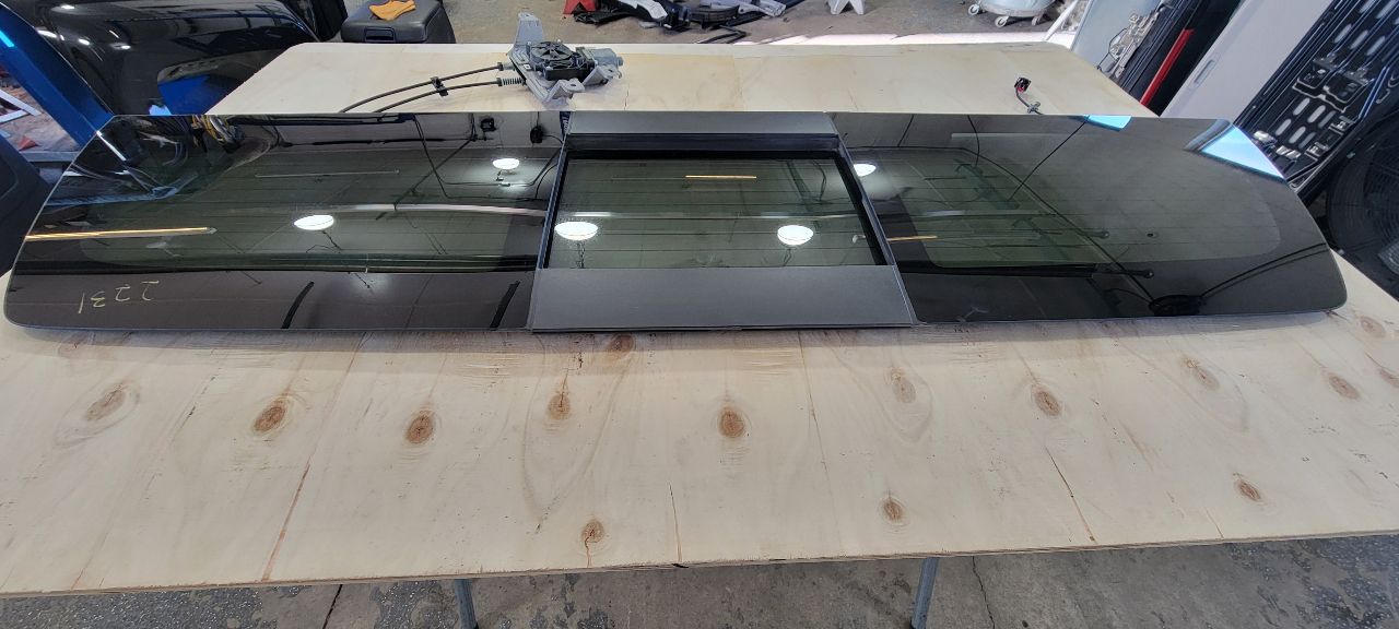 2018 SILVRDO15 OEM BACK GLASS POWER SLIDING 30535 - image 5