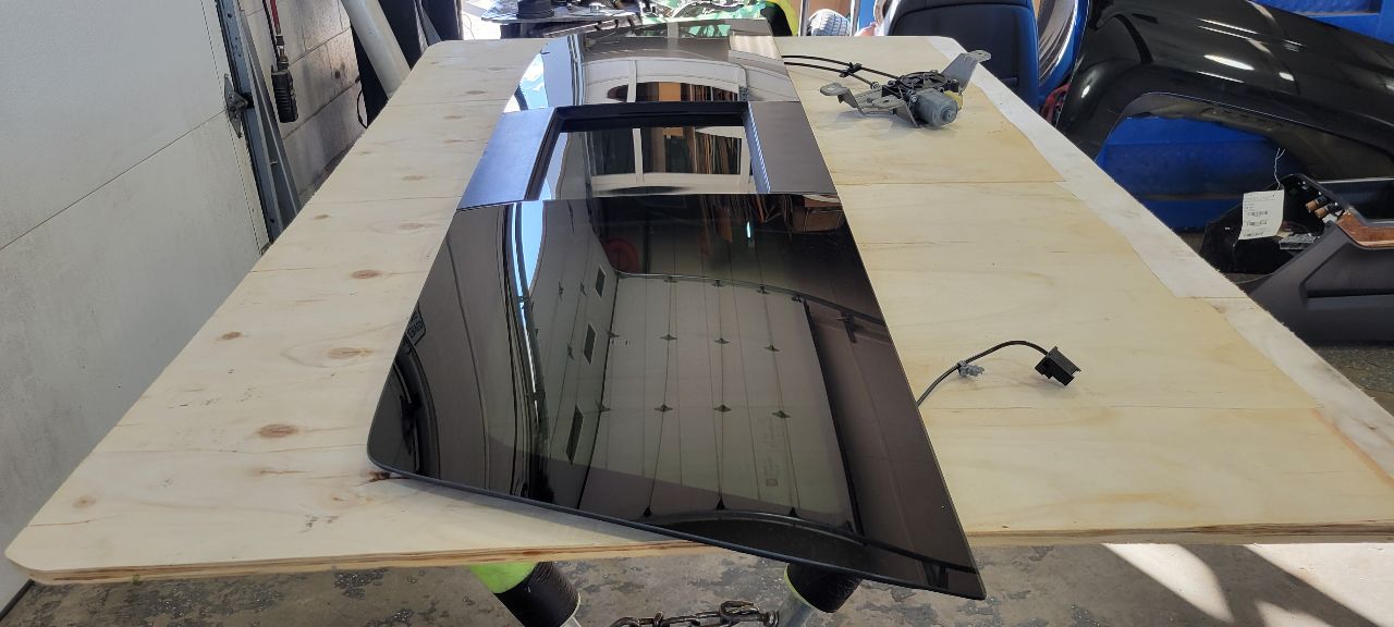 2018 SILVRDO15 OEM BACK GLASS POWER SLIDING 30535 - image 7
