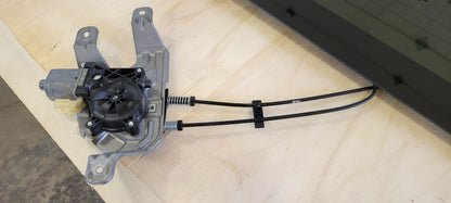 2018 SILVRDO15 OEM BACK GLASS POWER SLIDING 30535 - image 19