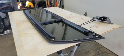 2018 SILVERADO OEM BACK GLASS POWER SLIDING 30535 - image 1