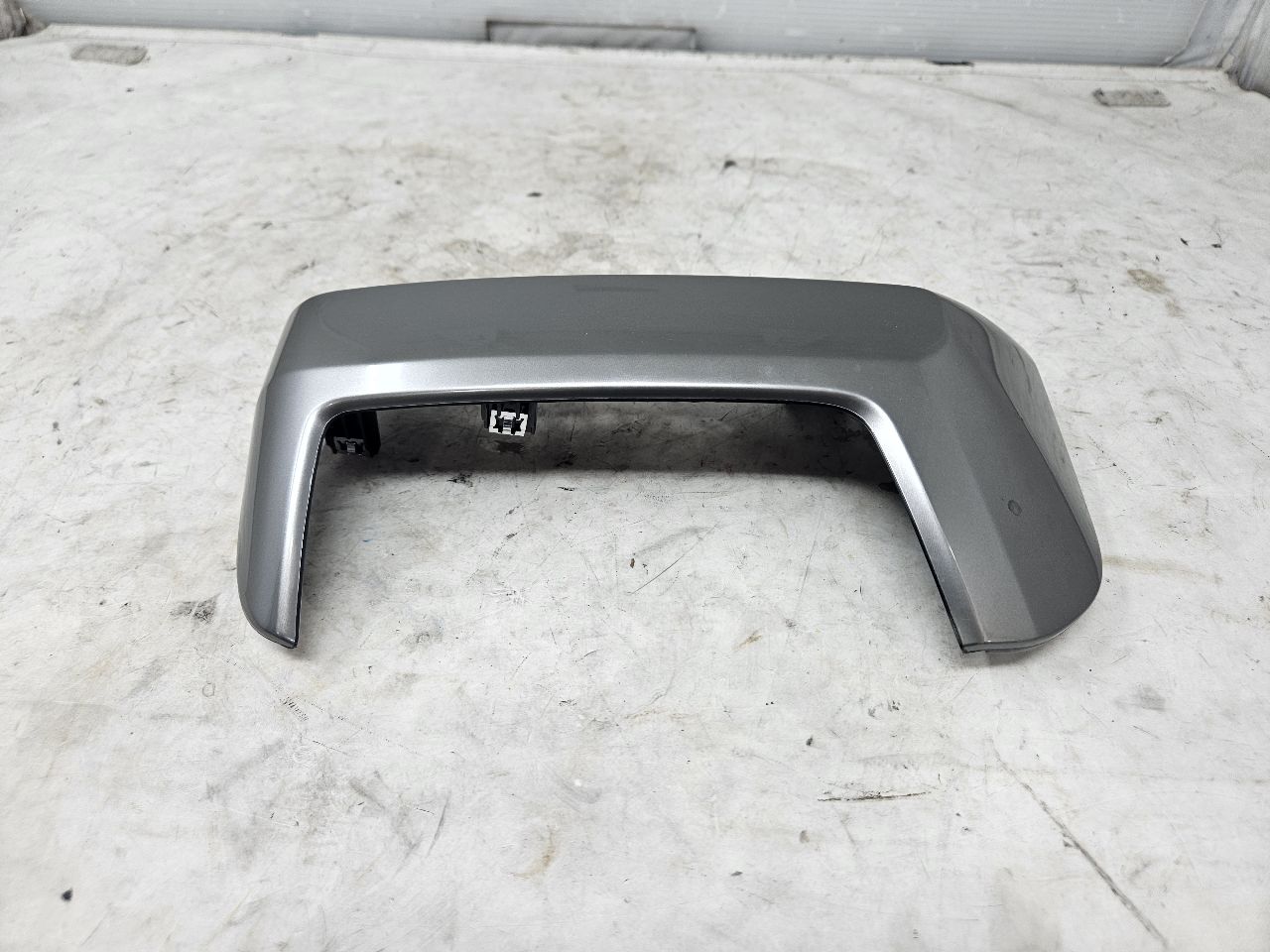 2018 SILVRDO15 RH DASH DEFROST VENT TRIM 23136579 30576 - image 1