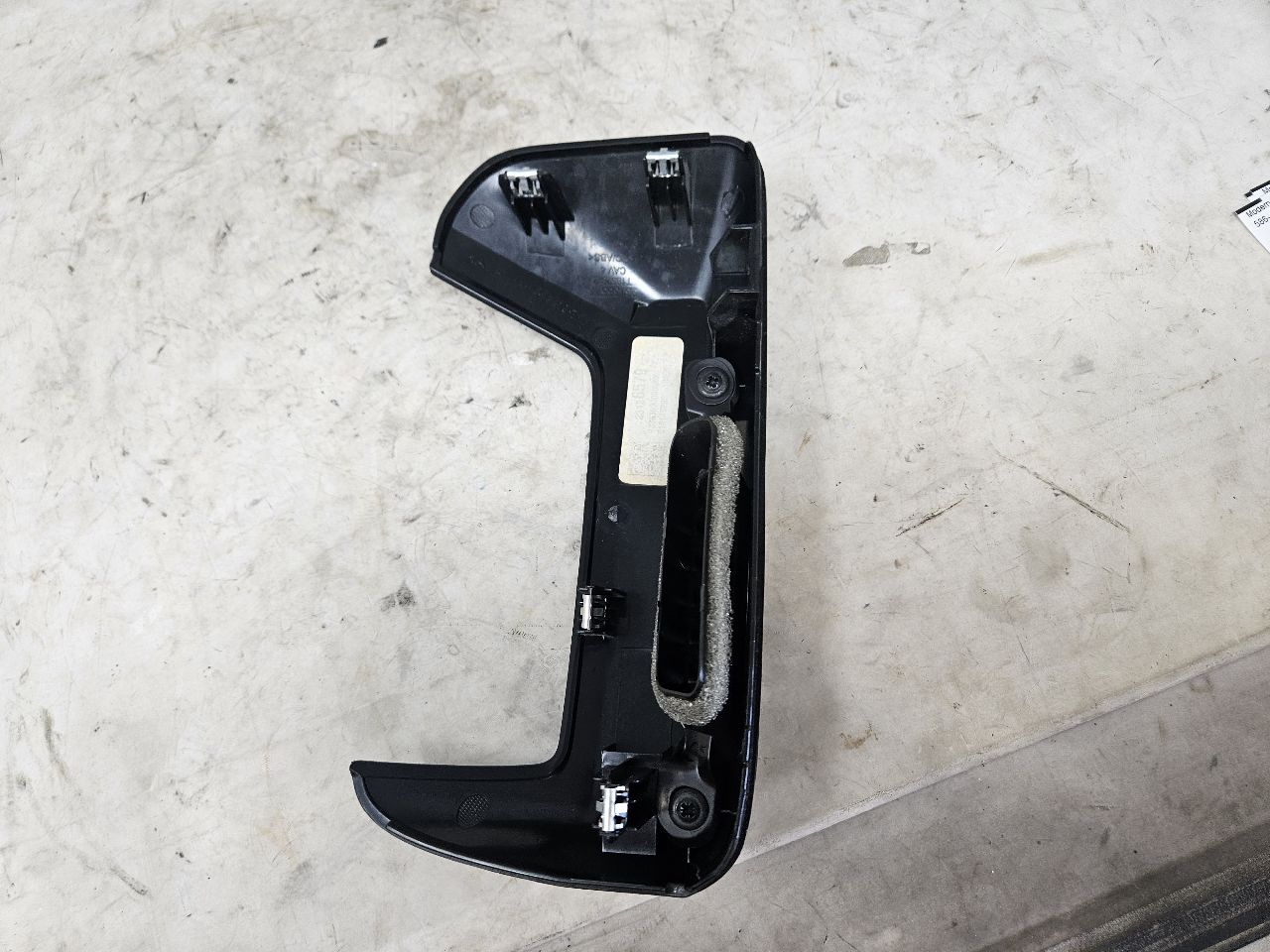 2018 SILVRDO15 RH DASH DEFROST VENT TRIM 23136579 30576 - image 3