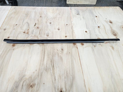 2023 SIERRA150 LH LOWER BELT REVEAL MOLDING BLACK 30616 - image 4