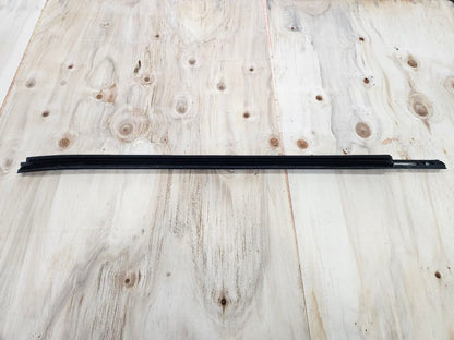 2023 SIERRA150 LH LOWER BELT REVEAL MOLDING BLACK 30616 - image 5