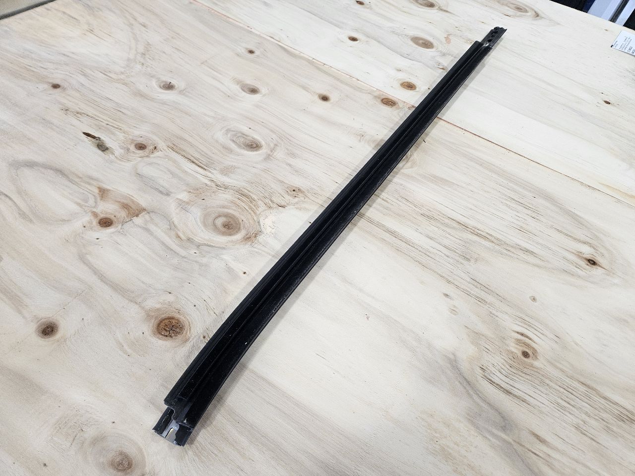 2023 SIERRA150 LH LOWER BELT REVEAL MOLDING BLACK 30616 - image 6