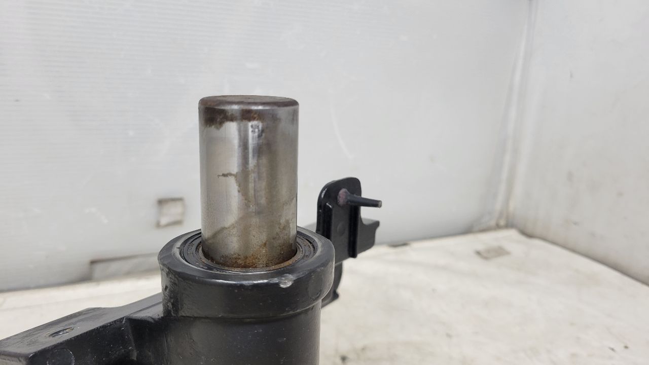 2018 SILVRDO15 LH POWER RUNNING BOARD HINGE ONLY 30637 - image 4
