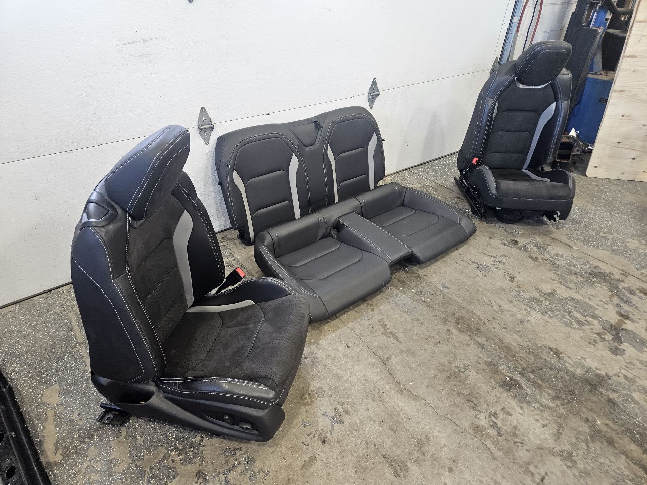 2019 CAMARO FRONT & REAR RECARO SEATS HEATED 30640 - image 4