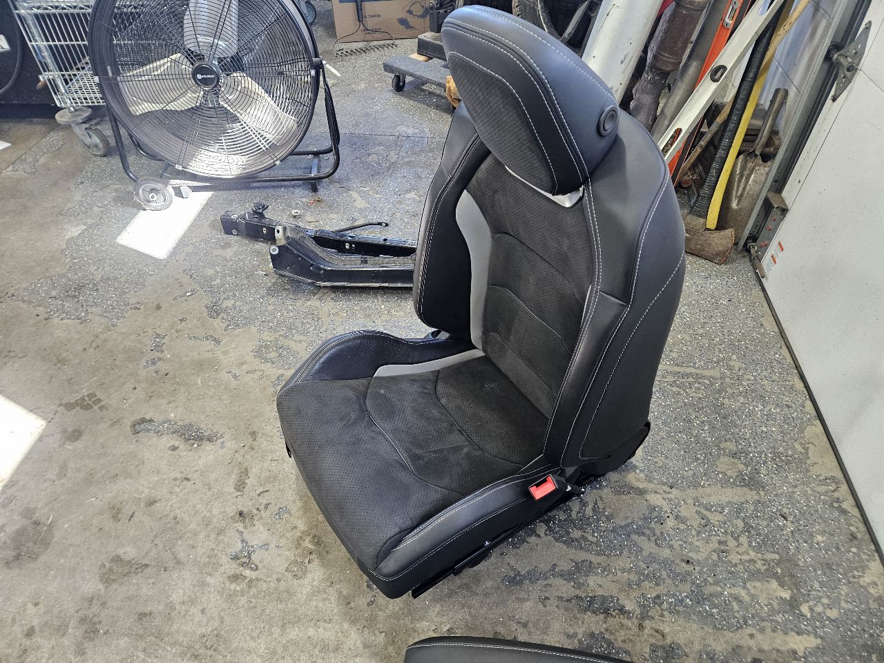 2019 CAMARO FRONT & REAR RECARO SEATS HEATED 30640 - image 8
