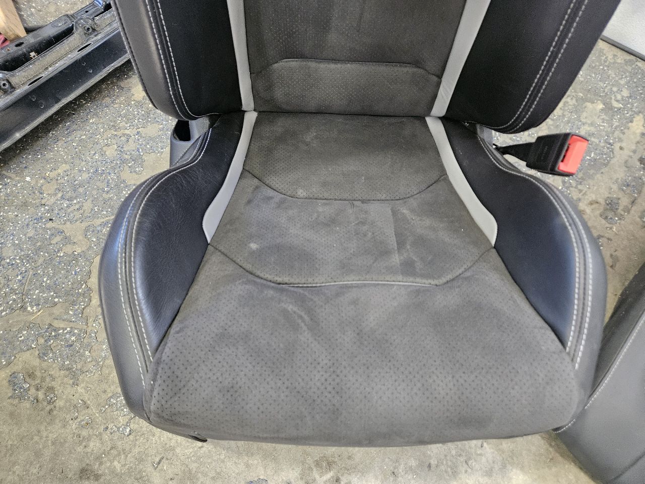 2019 CAMARO FRONT & REAR RECARO SEATS HEATED 30640 - image 9