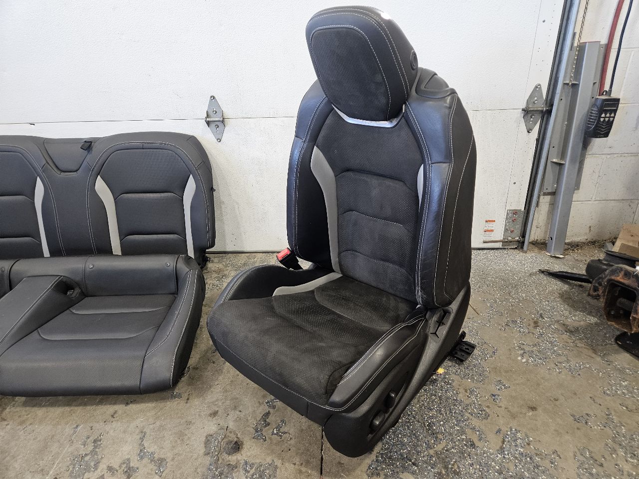 2019 CAMARO FRONT & REAR RECARO SEATS HEATED 30640 - image 12