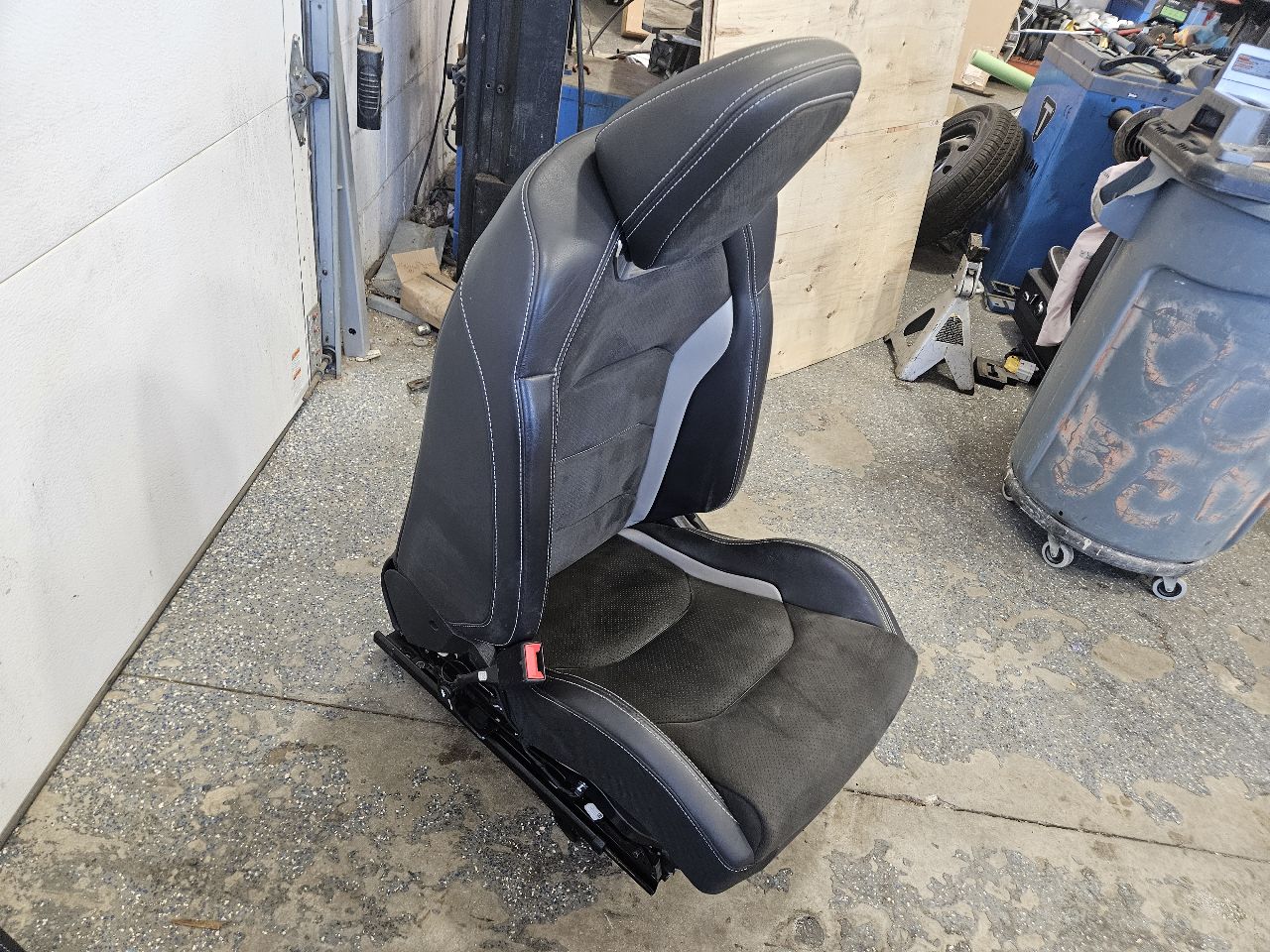 2019 CAMARO FRONT & REAR RECARO SEATS HEATED 30640 - image 13