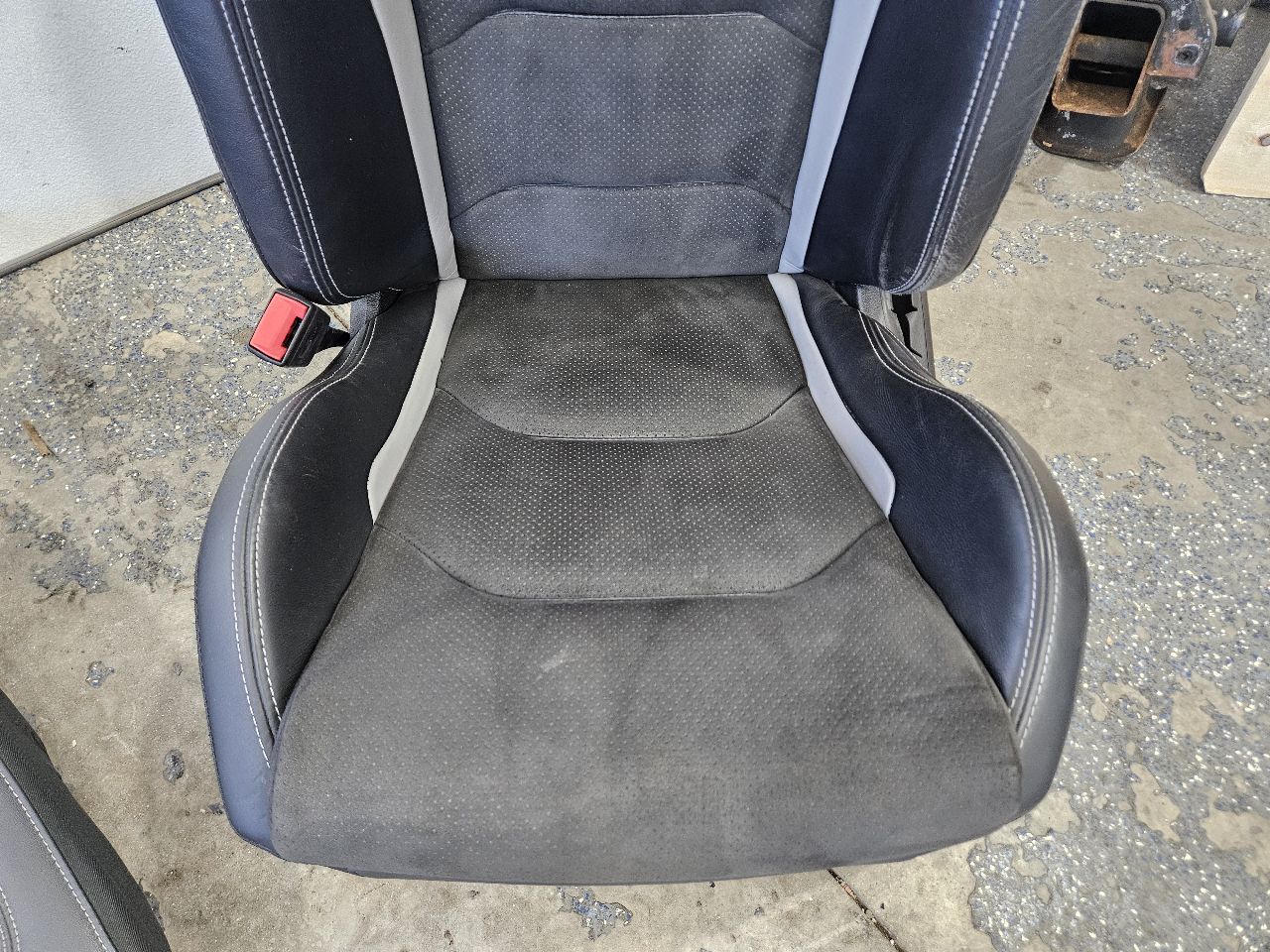 2019 CAMARO FRONT & REAR RECARO SEATS HEATED 30640 - image 14