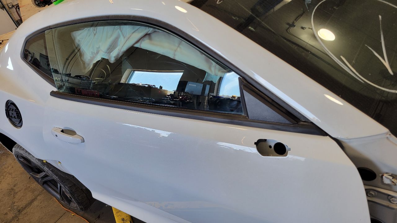 2019 CAMARO RH FRONT DOOR SUMMIT WHITE 000 GAZ 30642 - image 4