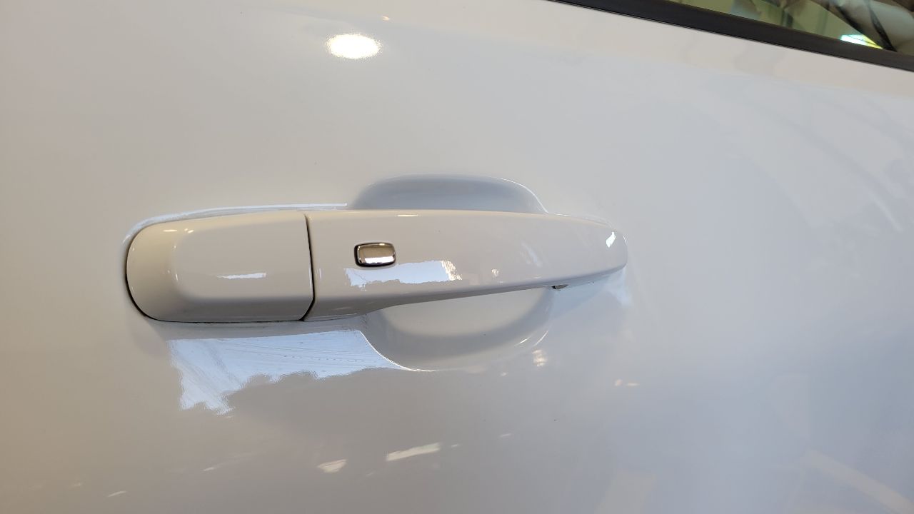 2019 CAMARO RH FRONT DOOR SUMMIT WHITE 000 GAZ 30642 - image 6